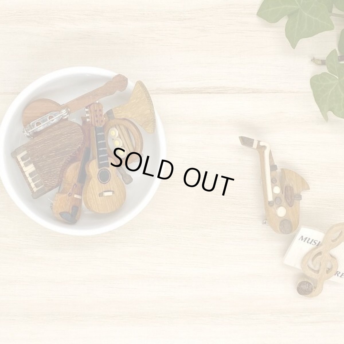 画像1: 楽器ブローチ (1)